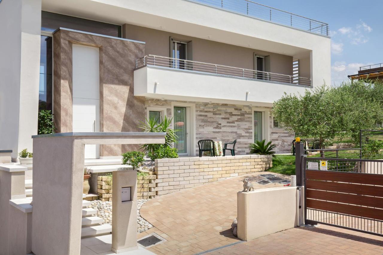 Villa Aurora-Holiday Home Apt 1 バルドリーノ エクステリア 写真