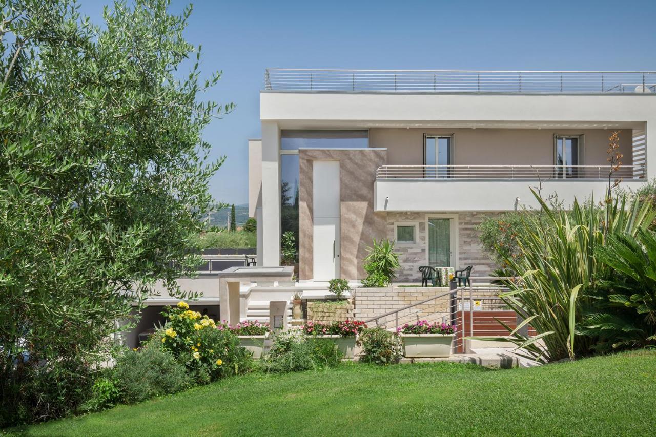 Villa Aurora-Holiday Home Apt 1 バルドリーノ エクステリア 写真