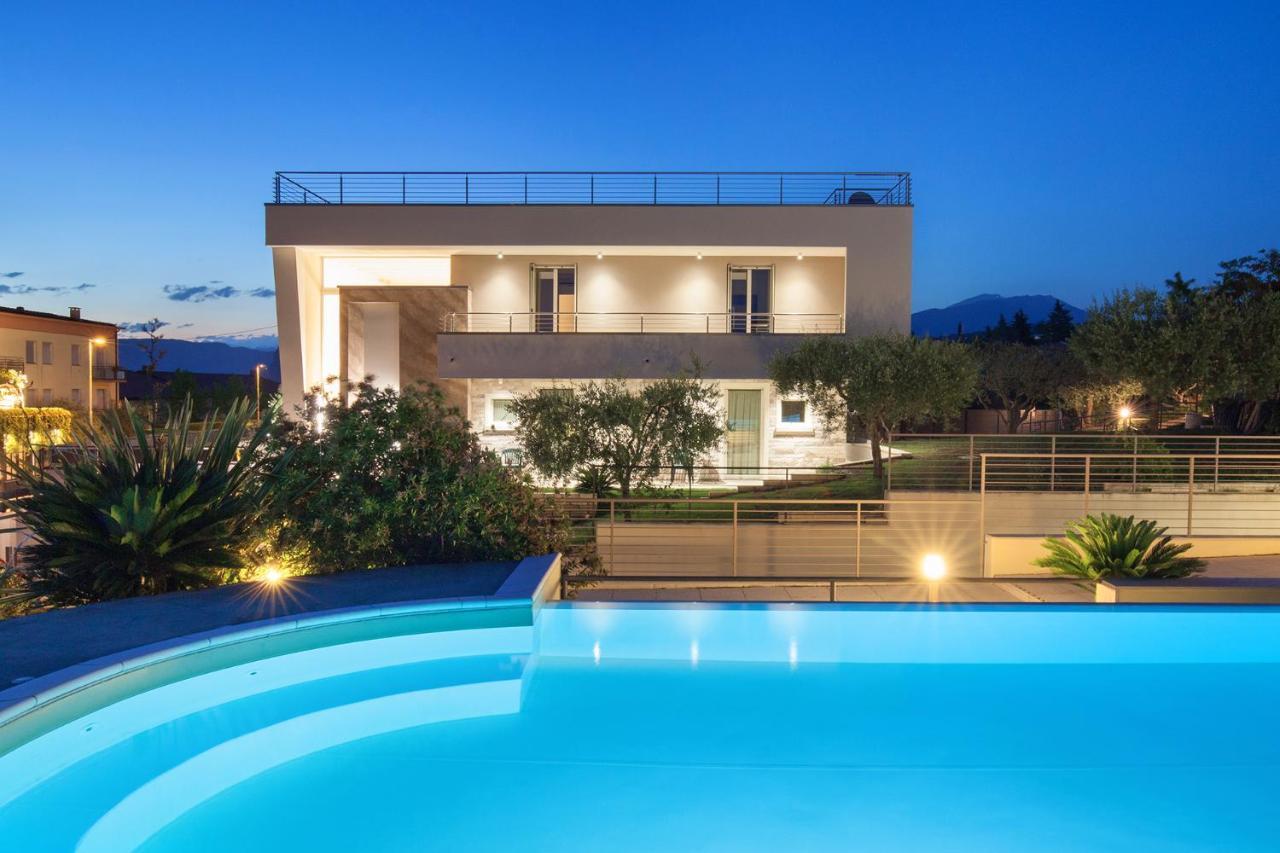 Villa Aurora-Holiday Home Apt 1 バルドリーノ エクステリア 写真