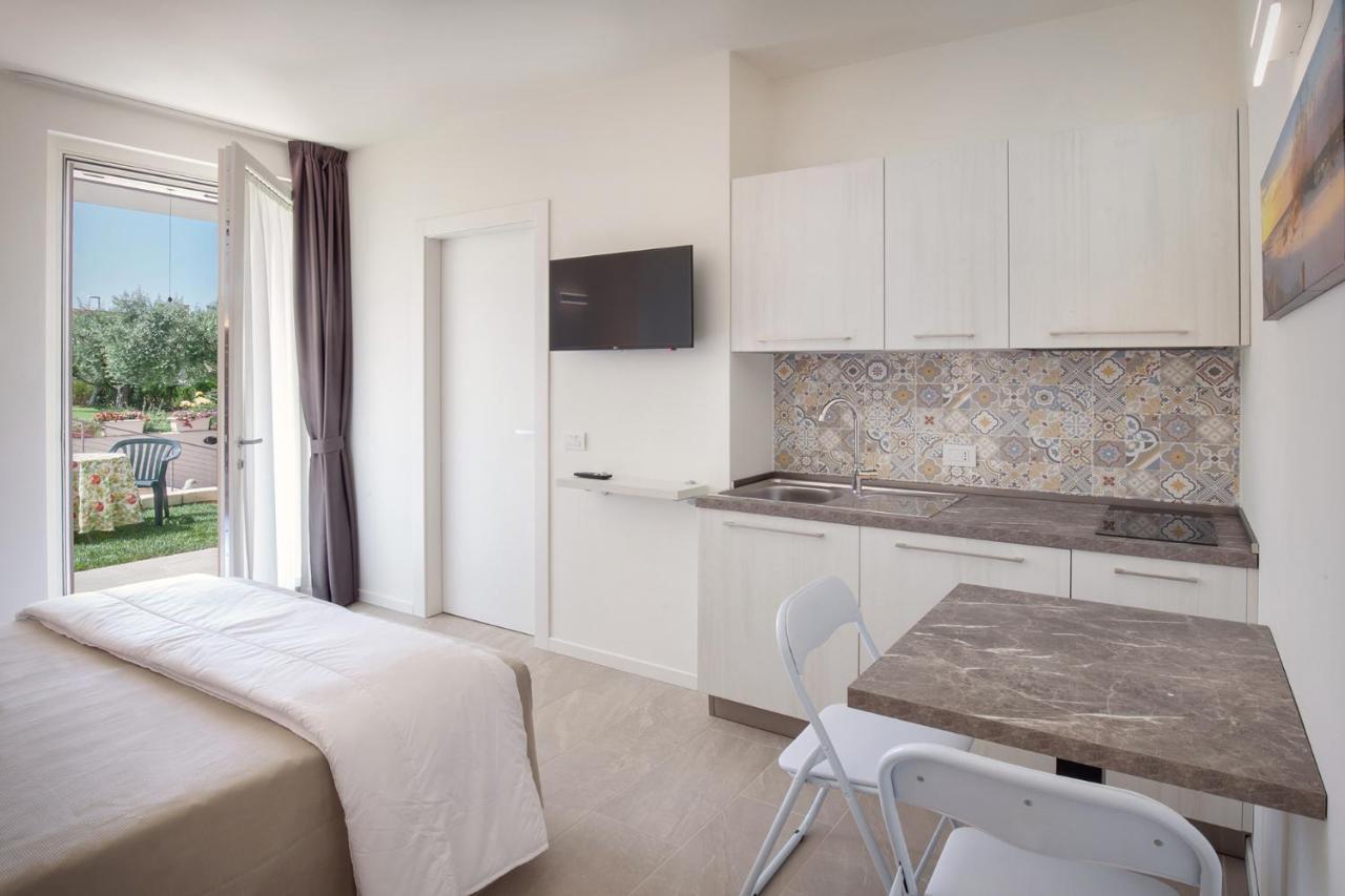 Villa Aurora-Holiday Home Apt 1 バルドリーノ エクステリア 写真